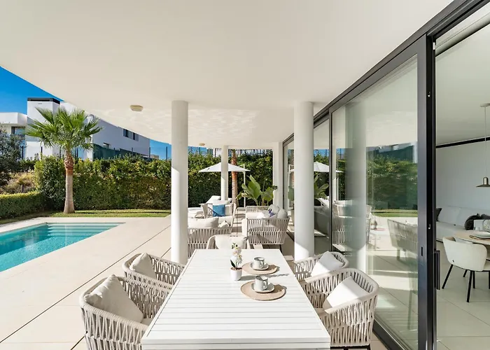 Апартаменти Malagasuite Higueron West Luxury & Private Pool Фуенхірола